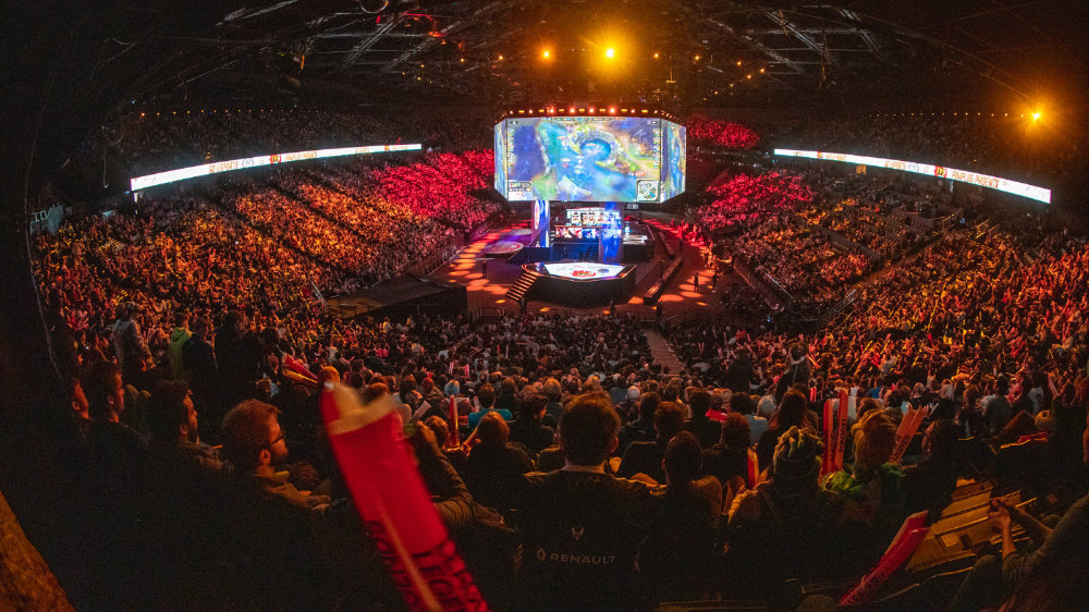 RA群访 Assum：这个版本那种奇怪的英雄太多了，所以有很多变数