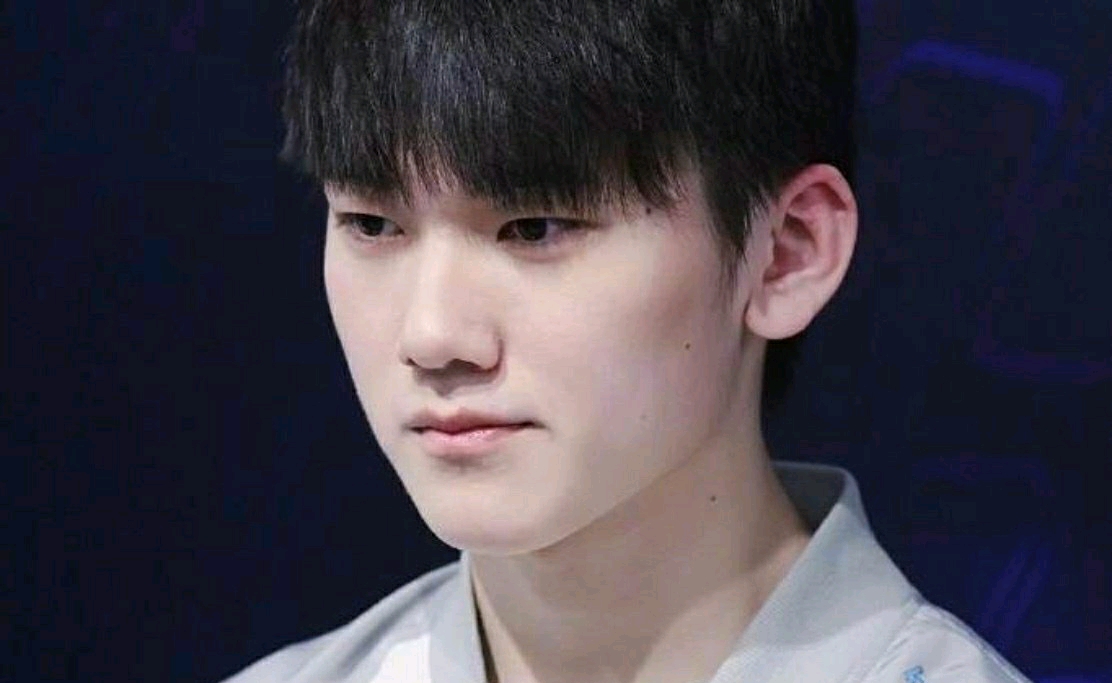 H4cker ：挺想进季后赛的 感觉挺可惜的