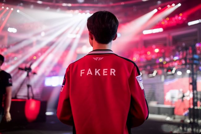 Hang ：对战RNG更多看我们自己，我们自己没什么问题就稳赢的