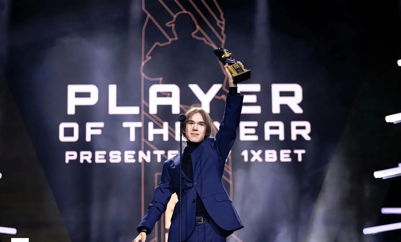 作为LCK现存的两位全球总冠军射手，Deft和Viper这次在联赛中的交手堪称万众期待