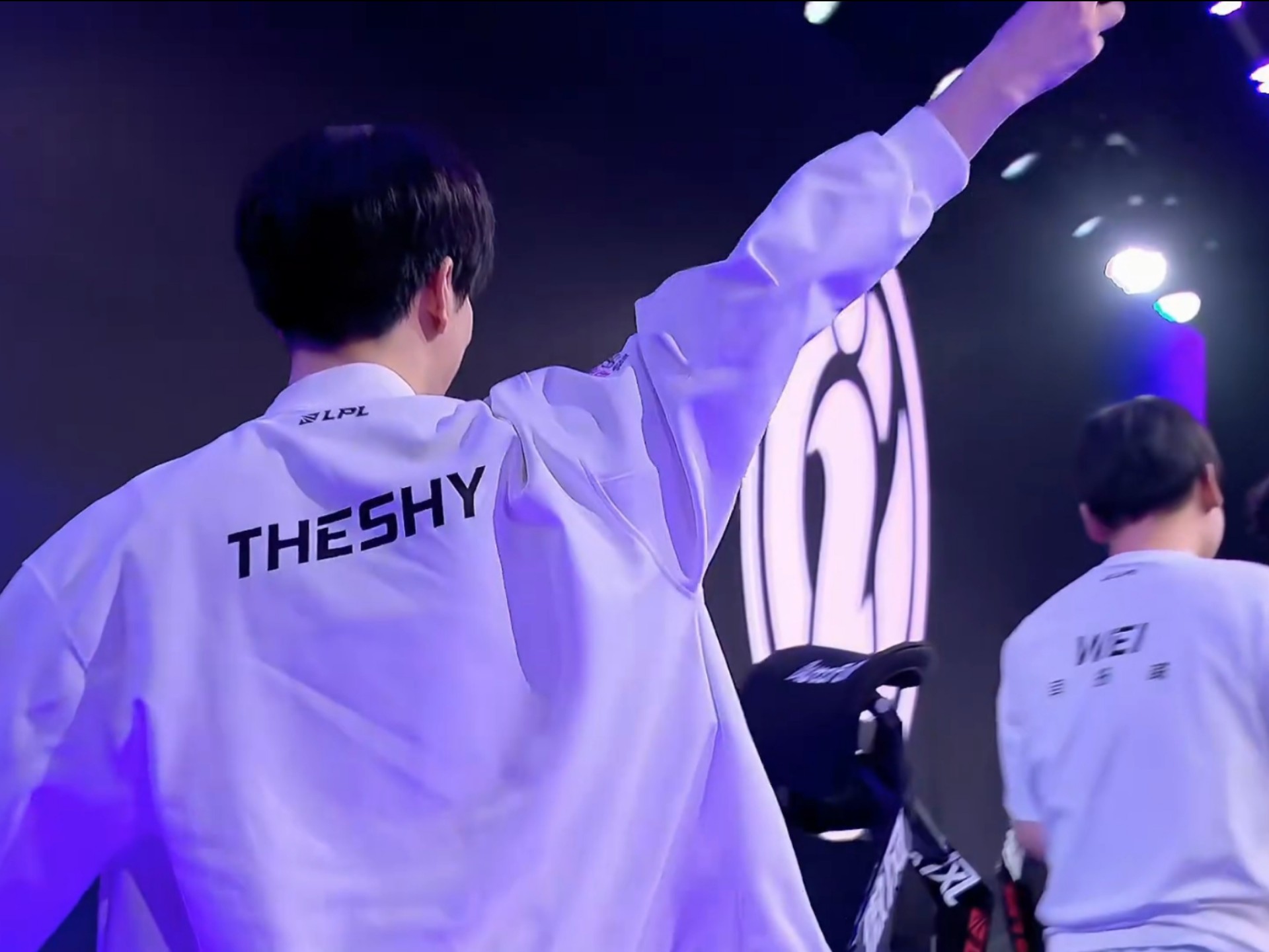 LCK选手合同：HLE五名选手11月份左右将全部成为自由人