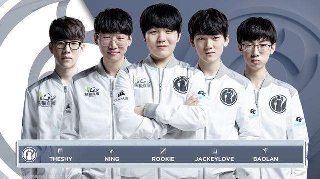 starry 处于低迷状态。新成员 CALLM3SU3 尽力做出 LVG 决策。他的射击技巧全乱了，输掉了第一场比赛。